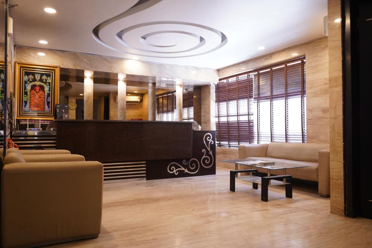 Hotel O Delhi, Near Karol Bagh Main Market And Metro Station นิวเดลี ภายนอก รูปภาพ